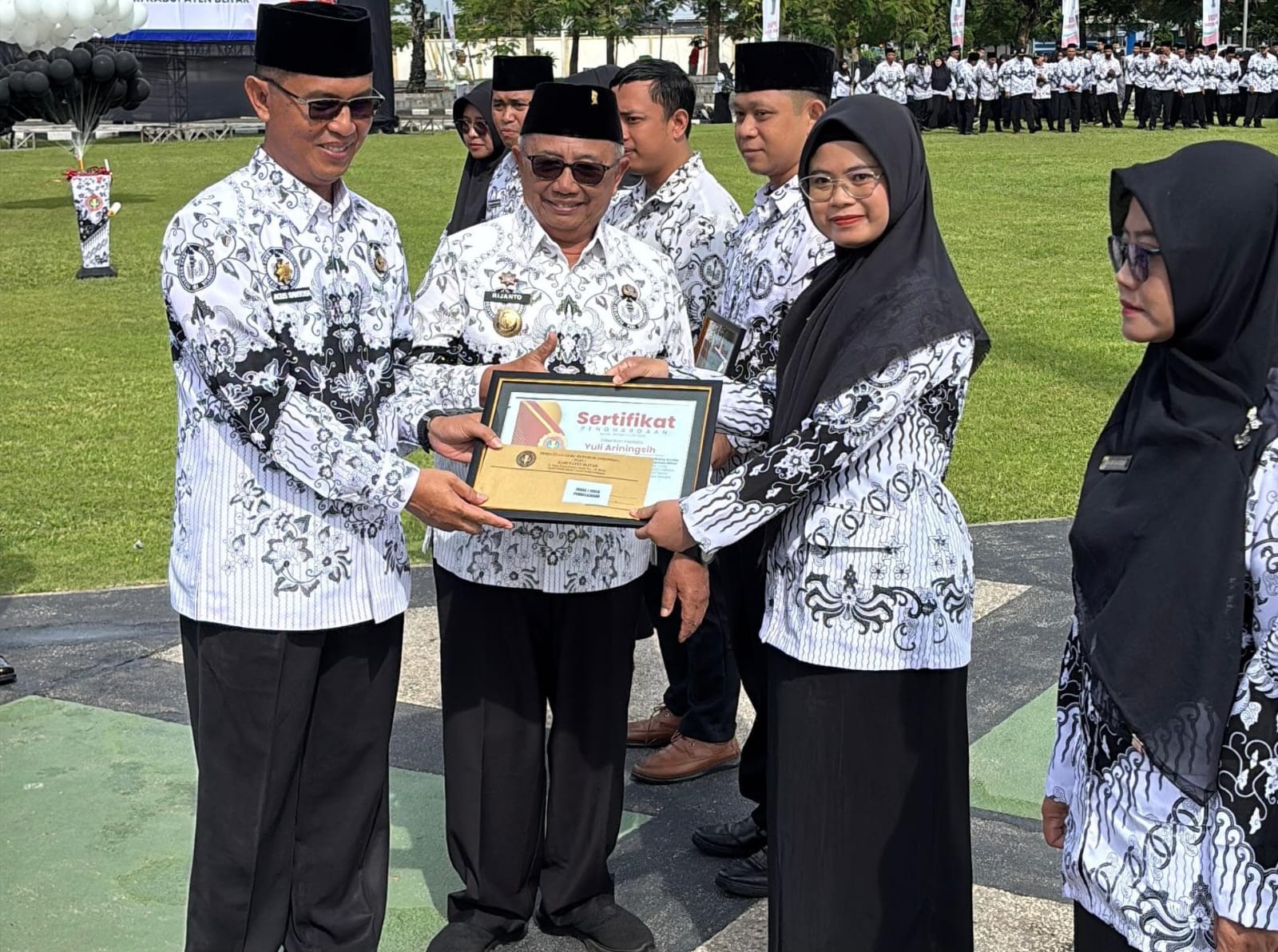 Artikel PGRI Kalbar - Persatuan Guru Republik Indonesia Cabang Kalbar